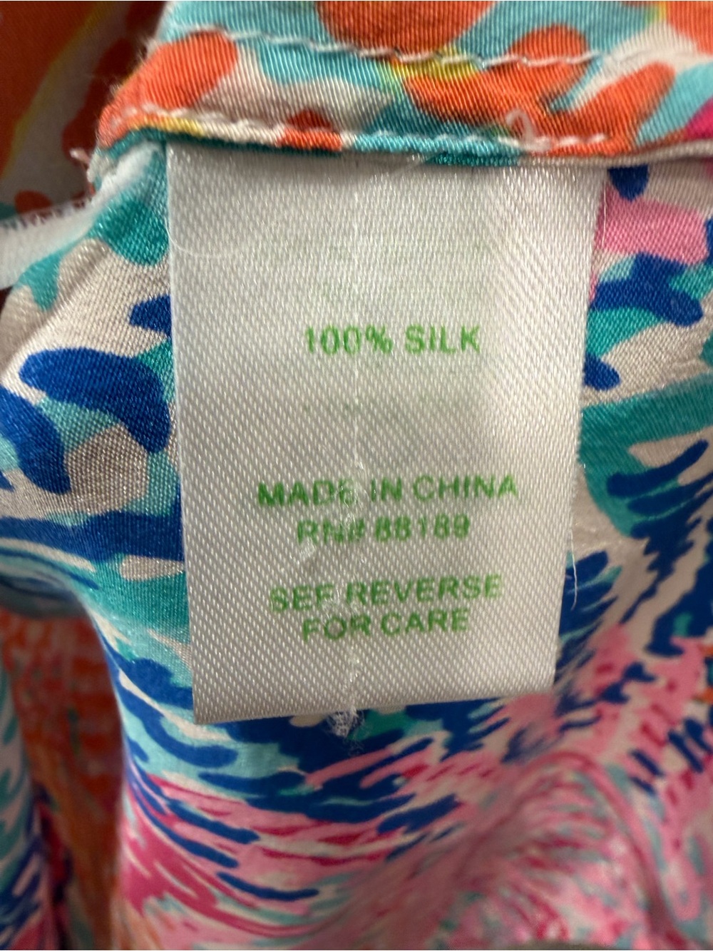 LILLY PULITIZER 100% Silk Electric Feel Short Sleeve Top - Picture 4 of 5